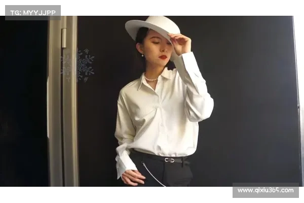 加蒂佩林卖家秀大揭秘:时尚搭配技巧与独特风格展示,穿出你的个性魅力 加蒂佩林卖家秀大揭秘:时尚搭配技巧与独特风格展示,穿出你的个性魅力